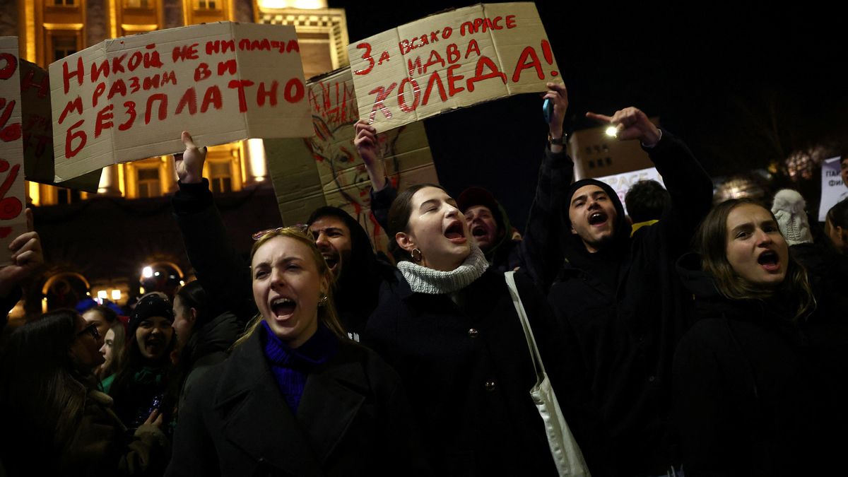 Bulharská vláda podala demisi. Zemí zmítaly masové protesty proti korupci